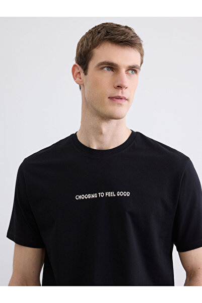 LC Waikiki Nevavm Men's T-Shirt with Oval Collar and Printed Design