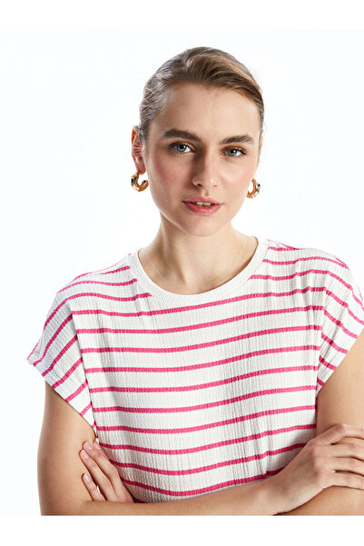 LC Waikiki Γυναικείο μπλουζάκι LCWAIKIKI Classic Pink Stripes Crew Neck ριγέ