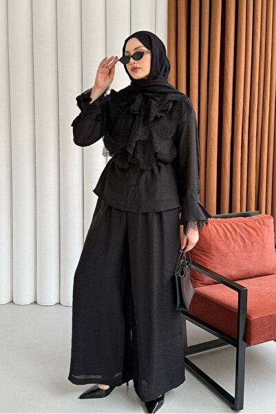 Modaensarbutik Yaka Ve Kol Dantel Fırfır Detay Pantolonlu Tesettür Takım-SİYAH