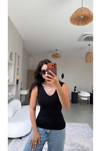 Buket Teke قميص داخلي أسود من الفيسكون بفتحة رقبة على شكل حرف V من الأمام والخلف