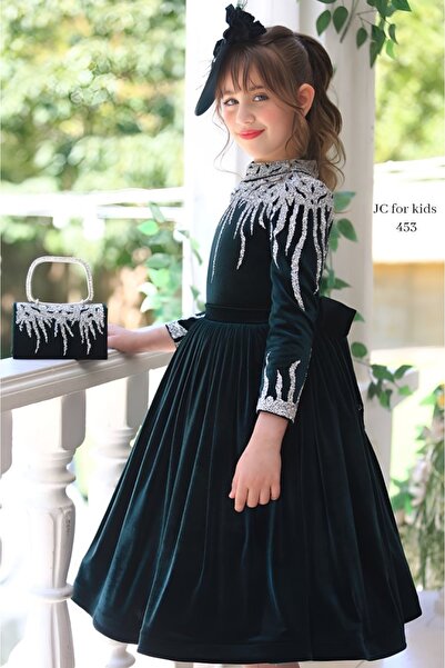 JC فستان الأميرة المخملي الزمردي: فخامة الشتاء بتطريز فضي متألق Violet Flower Boutique
