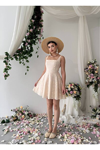 Miss Beyoğlu Γυναικείο Μίνι Φόρεμα Lyro με Κεντημένα Λουλούδια και Δαντέλα