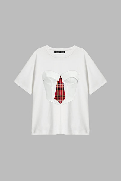 CİNEMA MODA Γυναικείο μπλουζάκι σε λευκό χρώμα με καρό σχέδιο και εμπριμέ σχέ...