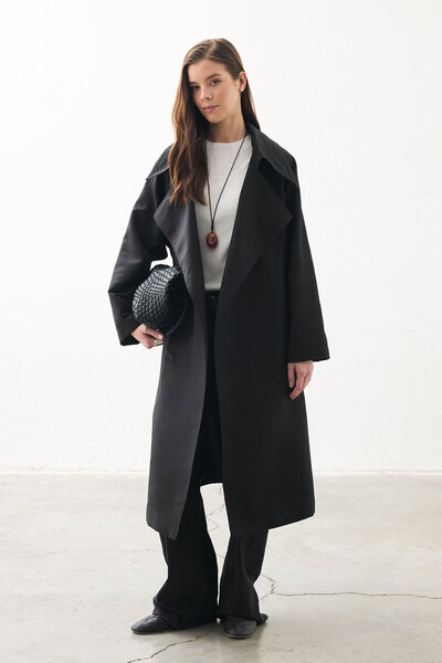 Hooopstore Μαύρη καμπαρντίνα με φαρδύ γιακά