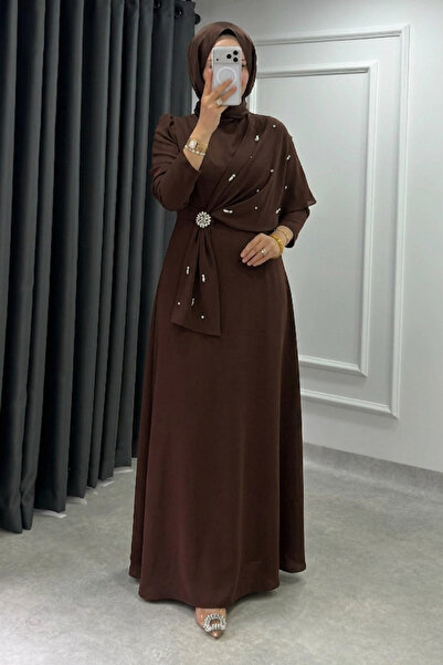 Abiye Diyarı Βραδινό φόρεμα τεστιτουρ από ύφασμα κρεπ με καρφίτσα από πέτρα ζ...