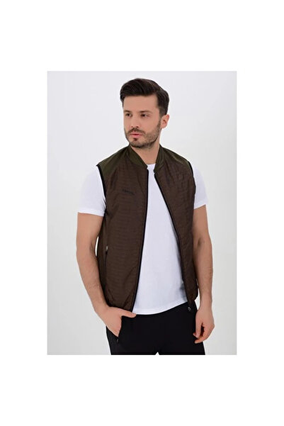 Exuma Τάιρον Γιέλεκ