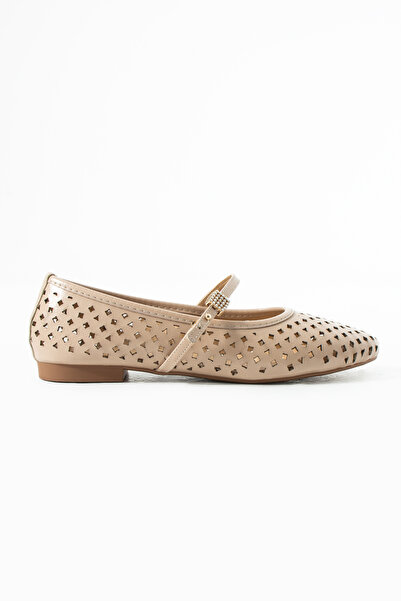 Sira Official حذاء باليرينا من لوميا باللون البيج مع إبزيم مقطوع بالليزر