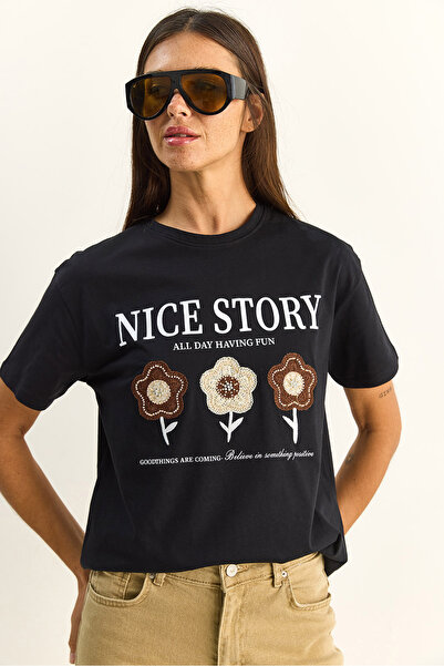 Bianco Lucci Γυναικείο μπλουζάκι με ωραία σχέδια και λεπτομέρεια κεντήματος, ...