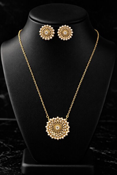 mothers dream Classic style zarcon locket set for women