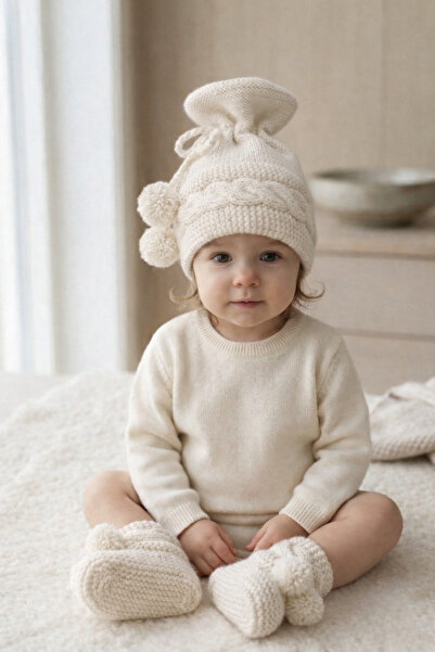 Beyaz Bebek Bere&Patik Takım