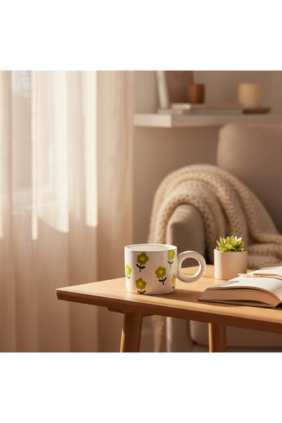 Trim Cană Ceramică Albă Mâner Rotund 420 ml cu Flori Verzi