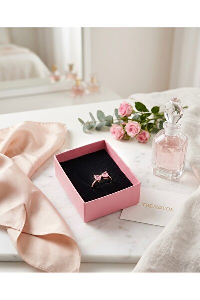 Hiis Store 316L Çelik Pembe Kalp Taşlı Fiyonk Yüzük - Ayarlanabilir Lüks Tasarım