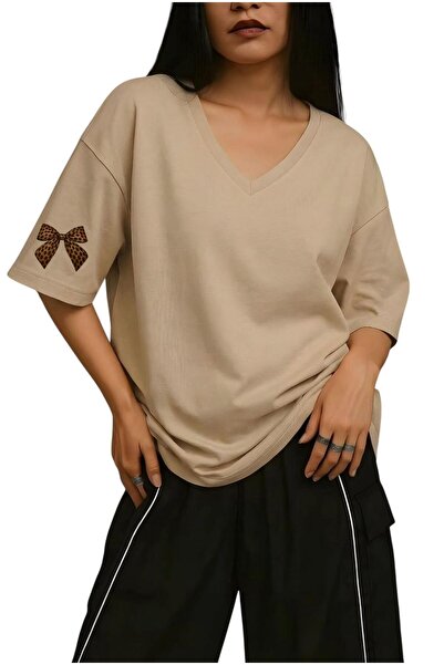 BENROMA Μπλουζάκι με στάμπα κορδέλας στο μανίκι, με λαιμόκοψη V, oversized 2VQ6