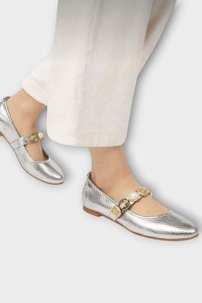 Liger Γυναικείες μπαλαρίνες με μονό λουράκι, λεπτομέρεια από πέρλες, ελαφριά ...