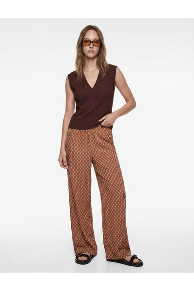 Koton Αμάνικη μπλούζα με υφή, στενή εφαρμογή και λαιμόκοψη V