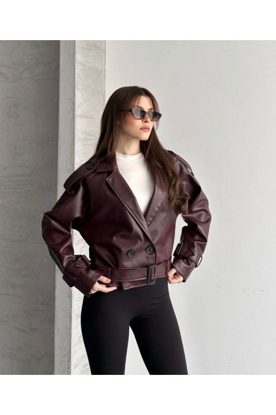 Orions Collection Νέα σεζόν: Δερμάτινο μπουφάν με κουμπιά και ζώνη σε μοντέρν...