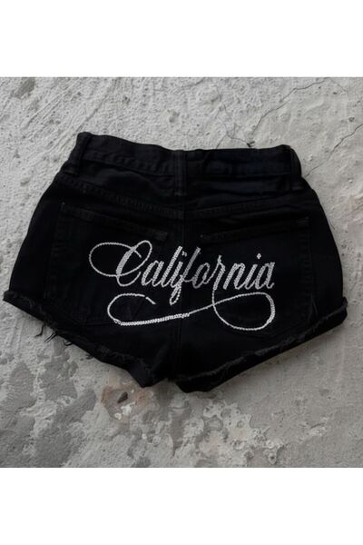 Karakedi Μαύρο κοντό τζιν σορτς California με πέτρινη λεπτομέρεια στην πίσω τ...