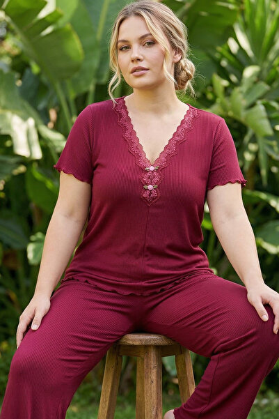 Siyah İnci Δαντελωτό σετ πιτζάμες με λεπτομέρειες από κορδόνια, μεγάλο μέγεθο...