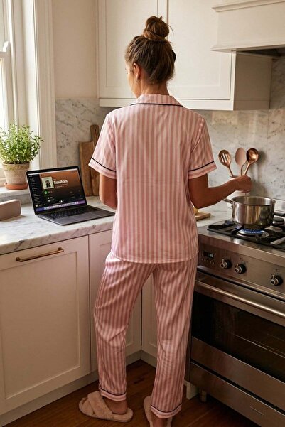 Madmext طقم بيجامة نسائية ناعمة بأزرار ونقشة بيضاء MG2827