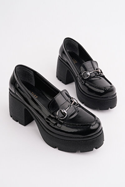 Madam Tarz MHD-909 Λοφερ με χοντρό τακούνι και αγκράφα