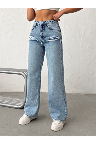 ADAMODA.RO Τζιν με φαρδιά μπατζάκια και φθορές στην περιοχή των τσεπών.