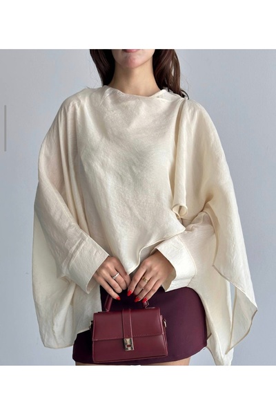 Butik Beyza Μπλούζα με λεπτομέρεια κάπας