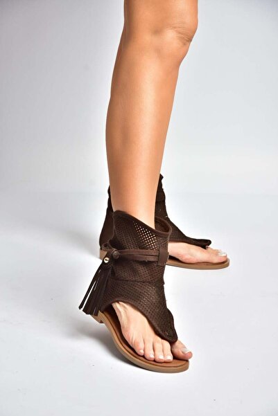 Fox Shoes Y250470102 Καφέ σουέντ γυναικεία σανδάλια με λεπτομέρεια φούντας στ...