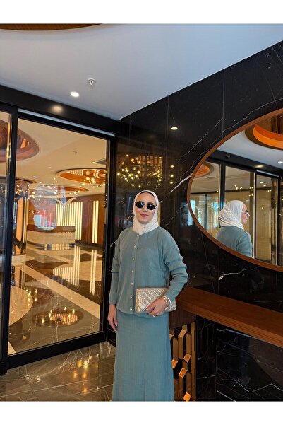 Butik TESETTÜR ETEKLİ TAKIM