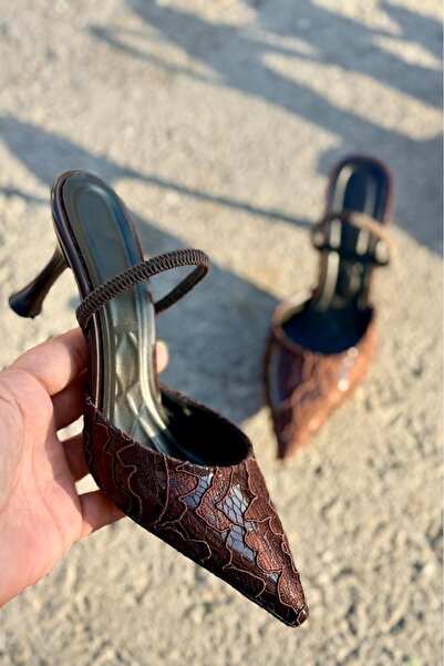 yezy shoes Λουστρίνι με δαντέλα και λεπτομέρειες, παπούτσια με λεπτό τακούνι ...