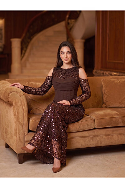 DVNA فستان سهرة دفنا أناقة ملكية باللون البني