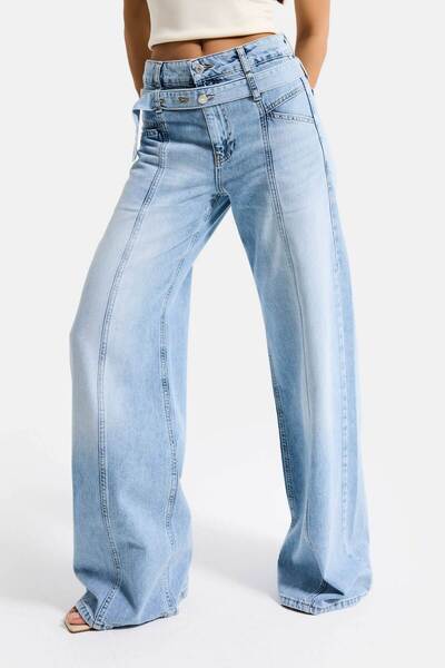 it's basic Γυναικείο τζιν σε χρώμα τζιν 4s6-32 ίσια γραμμή με λεπτομέρεια ζών...