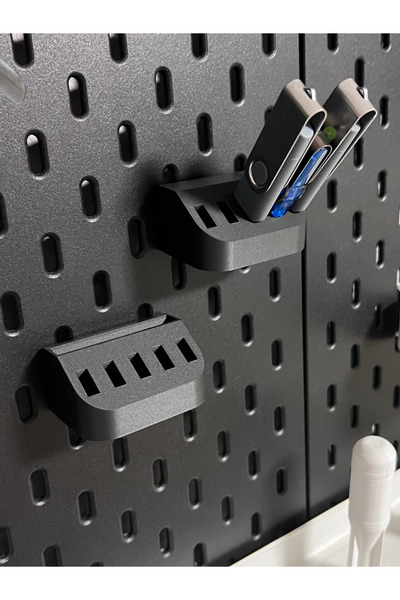 Filkorium3D Συμβατό με SKADIS, Πλαστικός Οργανωτής με 2 θέσεις USB, Χωρητικότ...