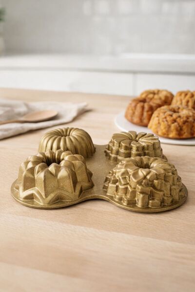 Luxxa Home Viona 4'lü Muffin Döküm Kek Kalıbı Gold