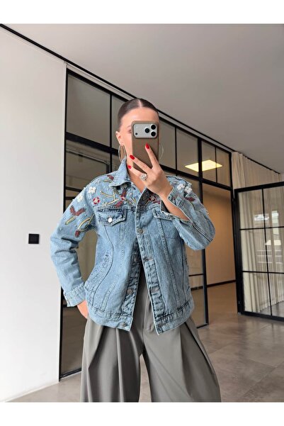 BB Bensu Buyruk Τζιν μπουφάν με κεντημένες λεπτομέρειες από πέρλες