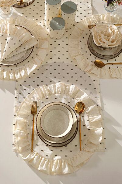 Macas Home Σετ τραπεζομάντηλων Velora Runner και Ruffle Supla - Σετ τραπεζομά...