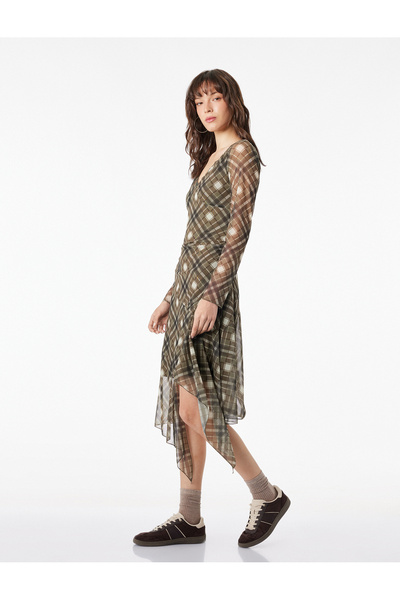 Koton Ασύμμετρο κομμένο μακρυμάνικο φόρεμα από τούλι με λαιμόκοψη V και στενή...