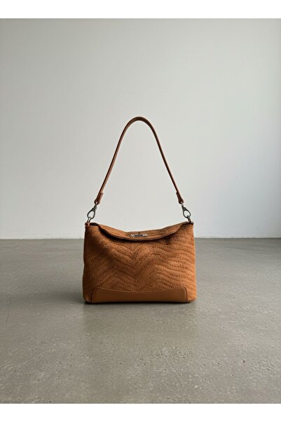 Jacquline ZD363 GAIREA ΓΝΗΣΙΟ ΔΕΡΜΑ ΜΕ ΛΕΠΤΟΜΕΡΕΙΕΣ ΚΑΙ ΕΜΦΑΝΙΣΗ ΨΑΘΙΝΗΣ ΥΦΗΣ...