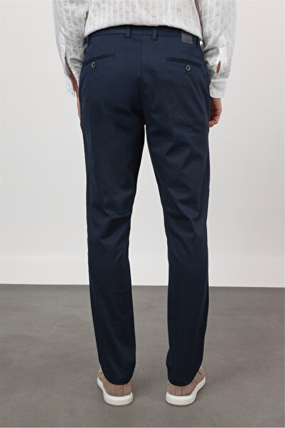 İmza Pantaloni chino din bumbac, albastru marin, cu buzunare laterale, croial...