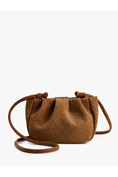 Koton Τσάντα χιαστί με πλεκτό σχέδιο και λουράκι από τεχνητό σουέντ