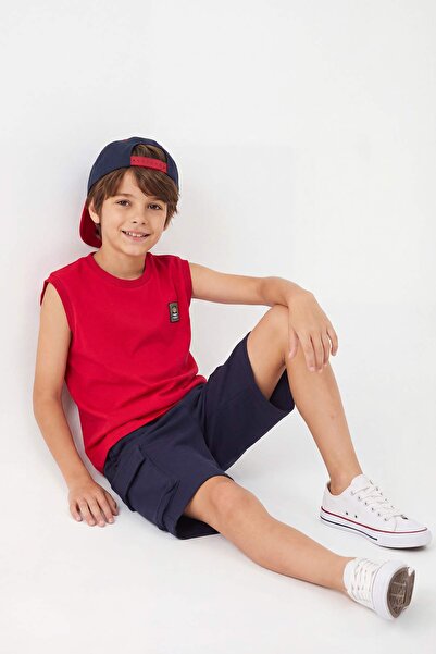 TRENDYOLKIDS Czerwony Zestaw Chłopięcy: Koszulka/Spodenki z Bawełny, Dzianino...