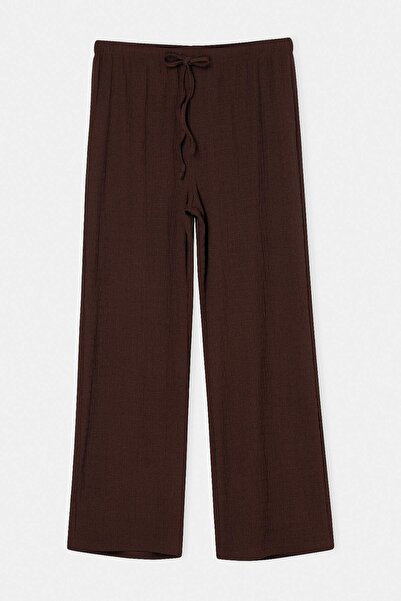 Trendyolmilla  Kahverengi Dokulu Beli Bağcıklı Geniş Paça Büyük Beden Pantolon TBBSS26AR00038