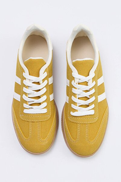 TRENDYOL SHOES Κίτρινα ρετρό γυναικεία αθλητικά παπούτσια με κορδόνια TAKAW25...