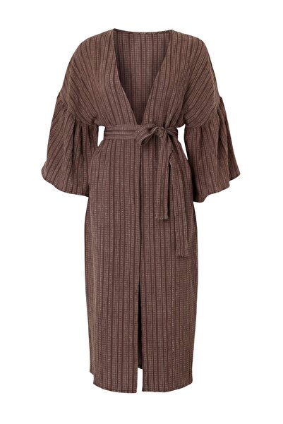 Συλλογή Trendyol Καφέ υφαντό μάξι κιμονό παραλίας με ζώνη & καφτάν TBESS23KM0...