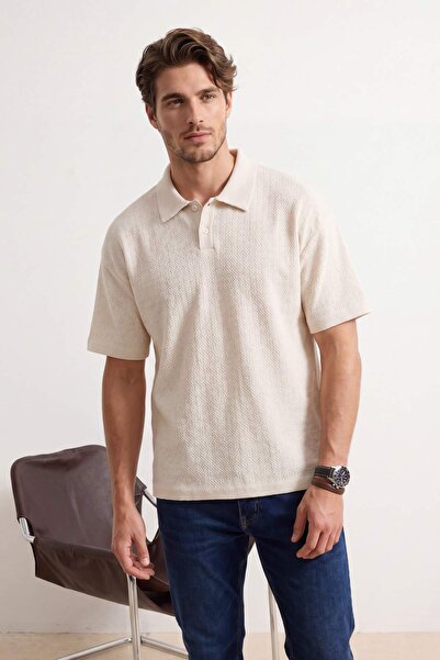 Trendyol Kollektion Ecru Oversize/T-Shirt mit weitem Schnitt und strukturiert...