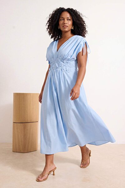 Trendyol Curve Ανοιχτό μπλε φόρεμα Ποπλίνα Υφαντό Plus Size TBBSS26AH00019