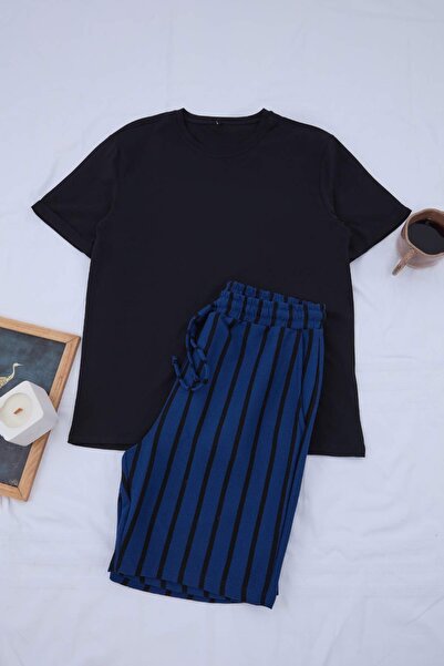 Συλλογή Trendyol Σετ πιτζάμες σε σκούρο μπλε χρώμα με κανονική εφαρμογή, ριγέ...