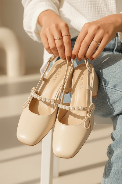 DİVOLYA Melody Bej Fiyonklu İnci Detaylı (4 cm Topuklu ) Yuvarlak Burunlu Gün...