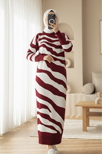 HİJABAYA Πλεκτό φόρεμα με σκίσιμο σχέδιο