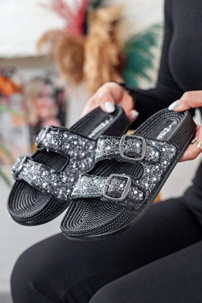 Hacıoğlu Ayakkabı Γυναικείες φλατ παντόφλες Pienn με διπλή πόρπη και πέτρα