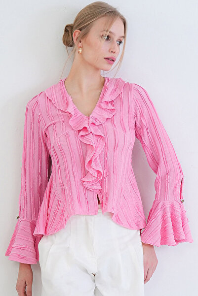 Trend Alaçatı Stili Ροζ μπλούζα με λαιμόκοψη V και ισπανικό βολάν στα μανίκια...